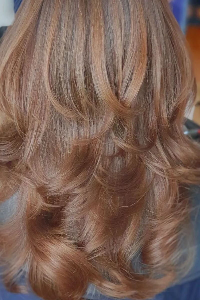  light brown color with subtle blonde highlights