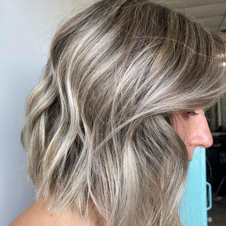 Soft Wavy Bob with Highlights